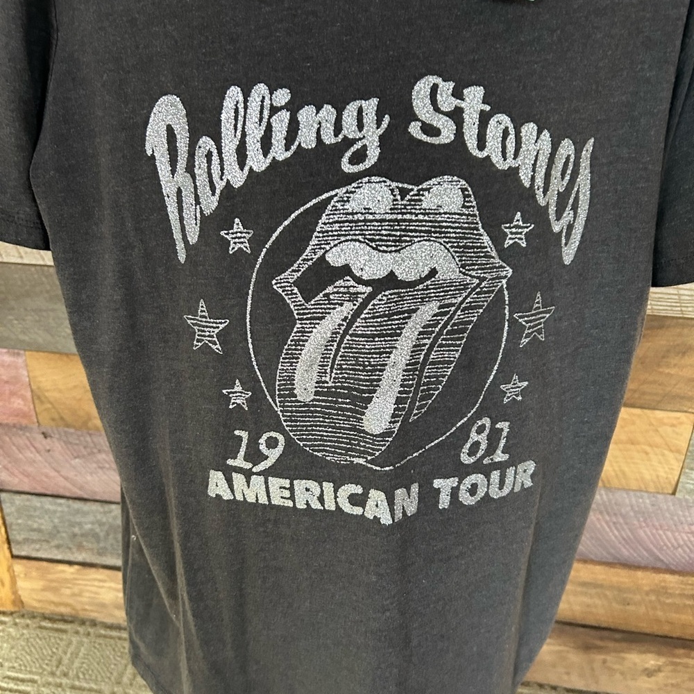 NWT-Rolling Stone’s 1981 American Tour Graphic Band Tee- XS - Picture 9 of 9